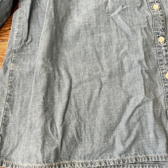 LEVIS Light Blue denim Button-Up Blouse - Picture 4 of 6